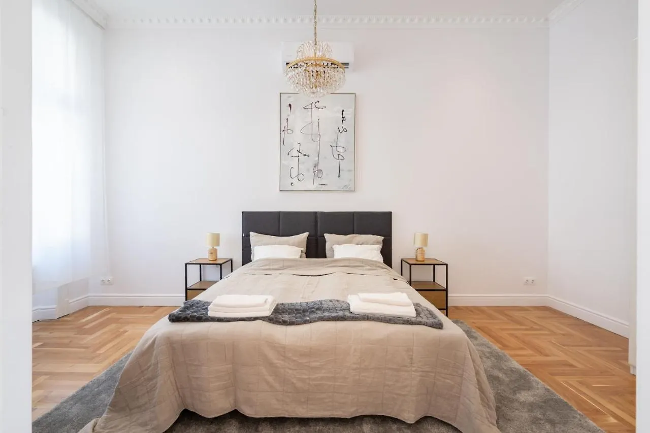 Classical Apartment With A Modern Touch! Budapest 0*,  Ungern